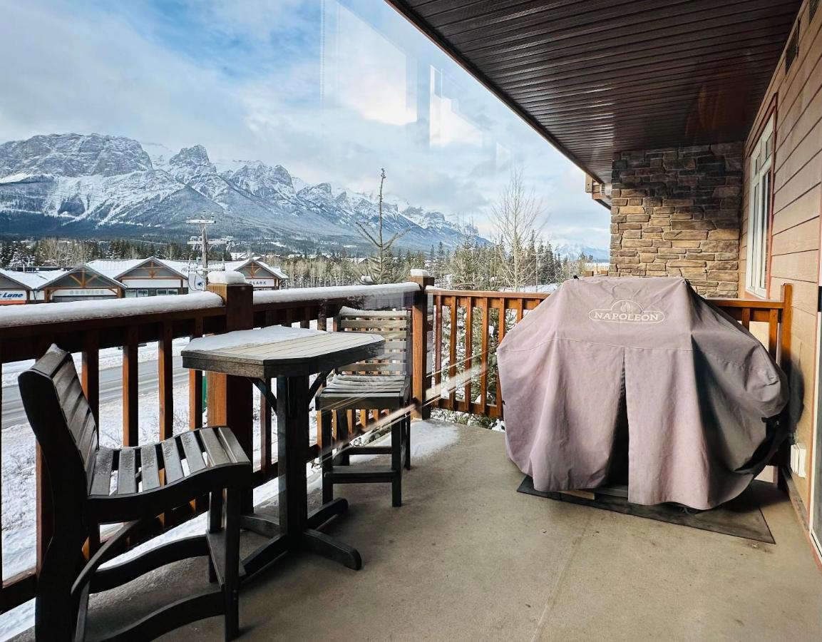 Mountain Retreat - Heated Pool & Hot-tub Apartment
